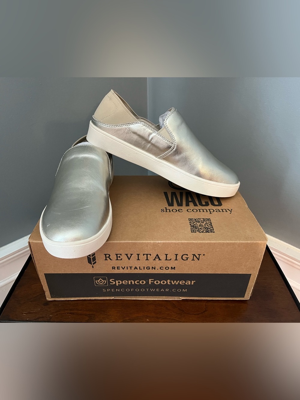 Waco Saylor Champagne Slip-On Sneakers — Size 8.5 Wide